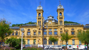 Imagen del ayuntamiento de San Sebastián usada para ilustrar la expresión abogado del diablo.