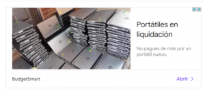 Ordenadores portátiles en liquidación en una imagen usada para ilustrar la expresión en menos que canta un gallo.