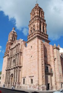 La Catedral Basílica de Nuestra Señora de la Asunción de Zacatecas en una imagen usada para ilustrar la expresión A NO DUDARLO.